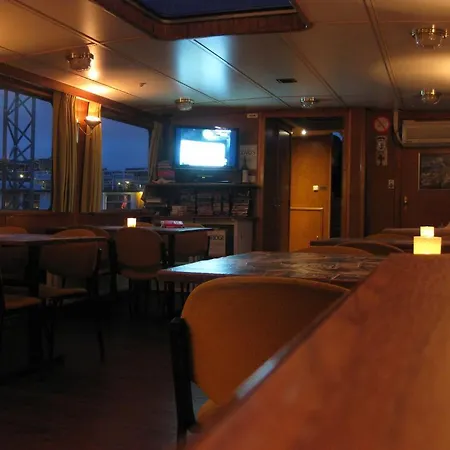 Botel Passengership Avanti 2*