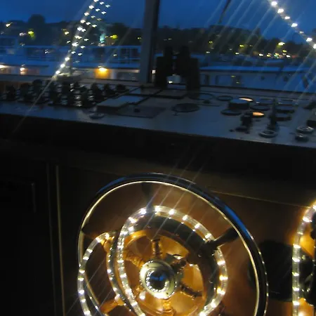Botel Passengership Avanti