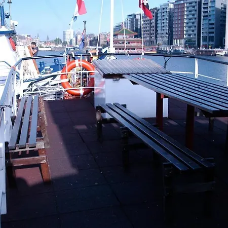Botel Passengership Avanti 2*