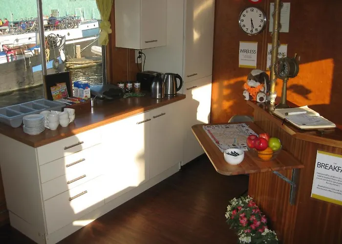 Botel Passengership Avanti Amsterdam