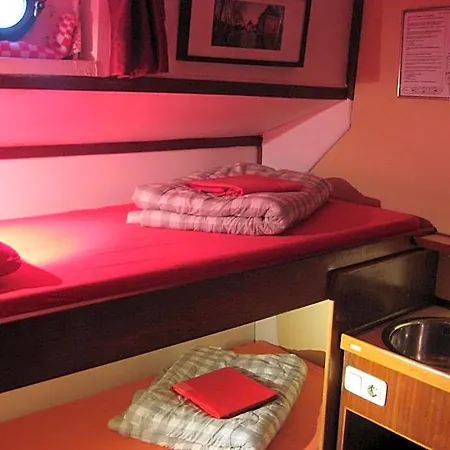 Botel Passengership Avanti Amsterdam