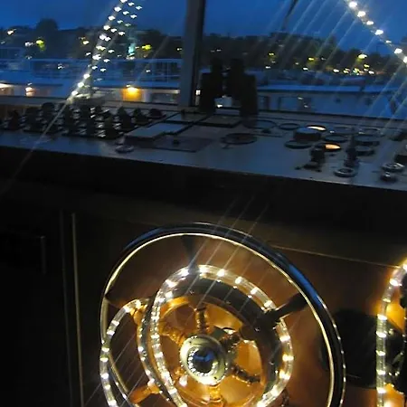 Passengership Avanti Botel Amsterdam