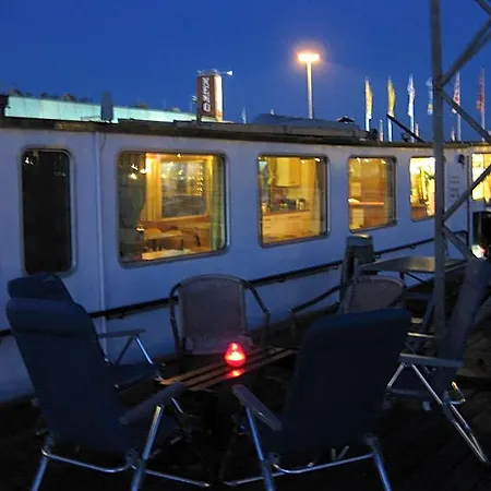 Passengership Avanti Botel 2*
