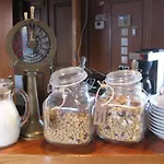 패신저십 아벤티 보트호텔