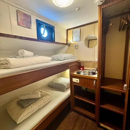 Passengership Avanti Botel