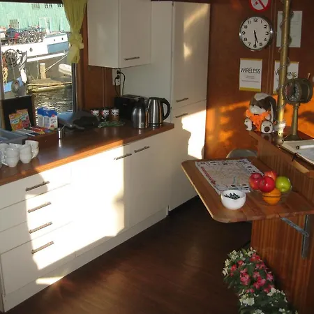 Botel Passengership Avanti Amsterdam